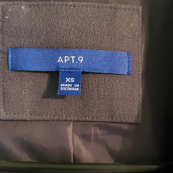 Blazer - Picture 2 of 2